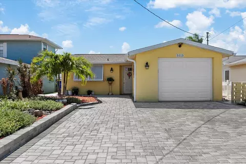5113 Blue Heron Dr, New Port Richey, FL 34652