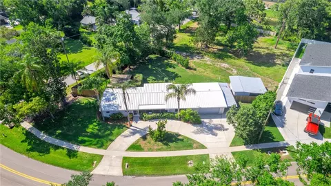 3217 Hoedt Rd, Tampa, FL 33618