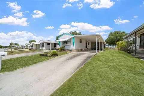 12110 Longhorn Dr, Hudson, FL 34667