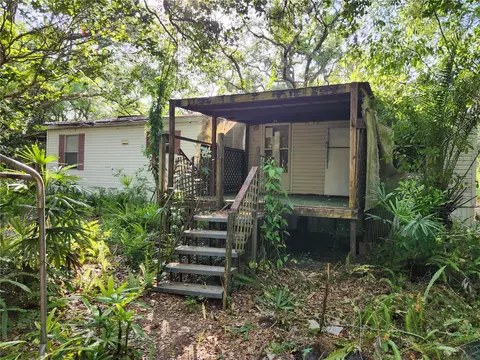 17751 Akins Dr, Spring Hill, FL 34610
