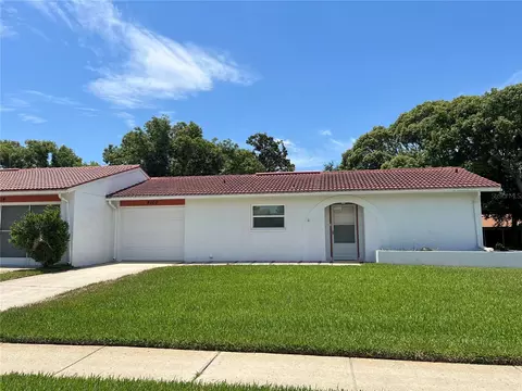 8100 Bismark Ct #8, Port Richey, FL 34668