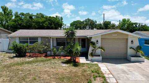 5310 Seafoam Dr, New Port Richey, FL 34652