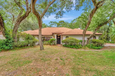 8450 Cranes Roost Dr, New Port Richey, FL 34654