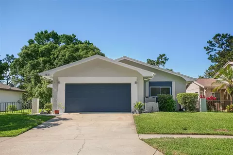 7518 Fairlawn Dr, Hudson, FL 34667