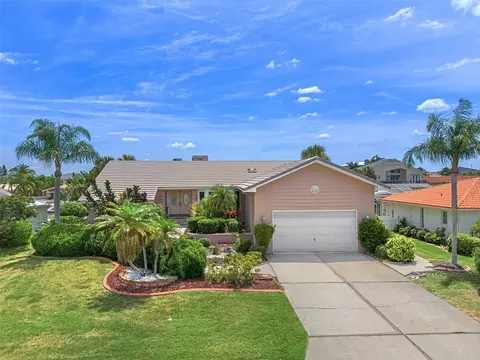 5130 Porpoise Pl, New Port Richey, FL 34652
