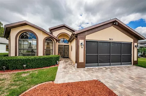 9651 Conservation Dr, New Port Richey, FL 34655