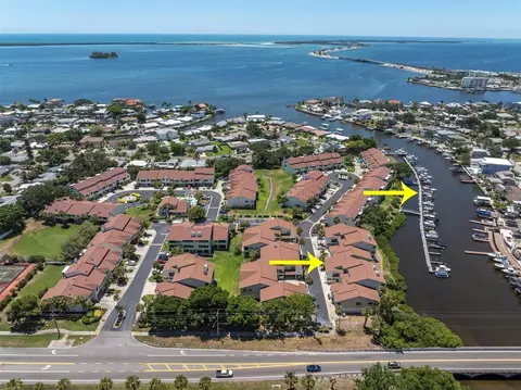 630 Drake Ln N, Dunedin, FL 34698