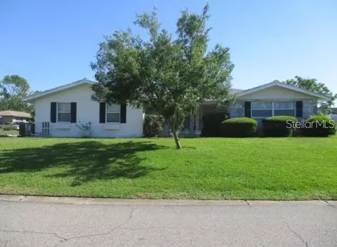 8024 Mimosa Dr, Port Richey, FL 34668