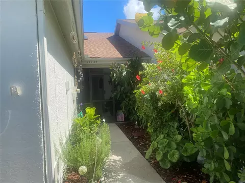 11734 Spring Tree Ln, Port Richey, FL 34668