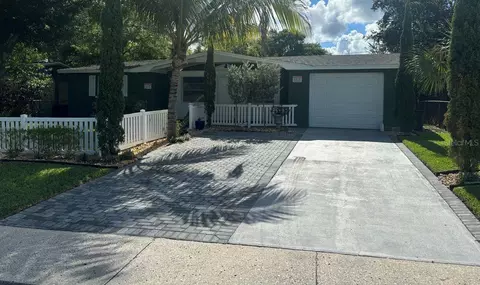 4316 Shoreline Dr, New Port Richey, FL 34652