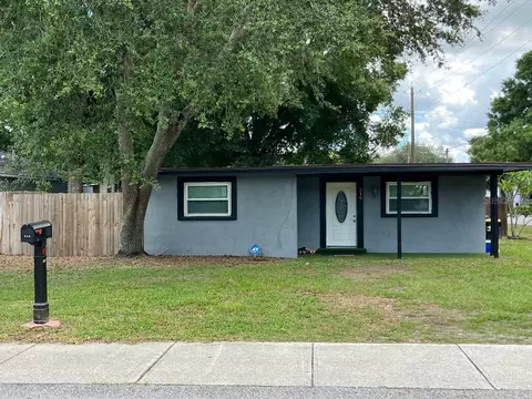 519 Walnut St, Auburndale, FL 33823