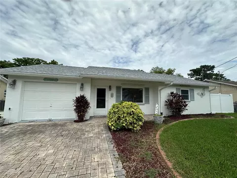 15825 Villa Dr, Hudson, FL 34667
