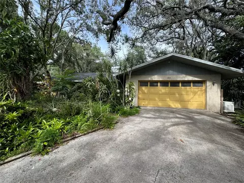 1002 Bayvista Dr, Tarpon Springs, FL 34689