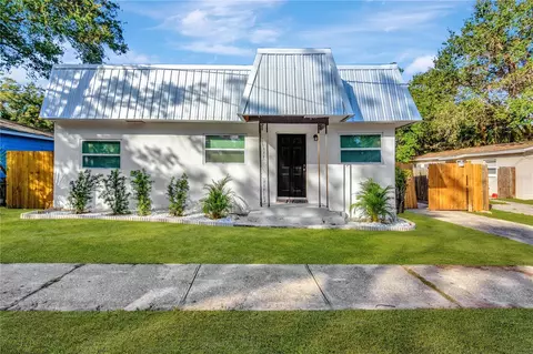 610 Woodlawn St, Clearwater, FL 33756