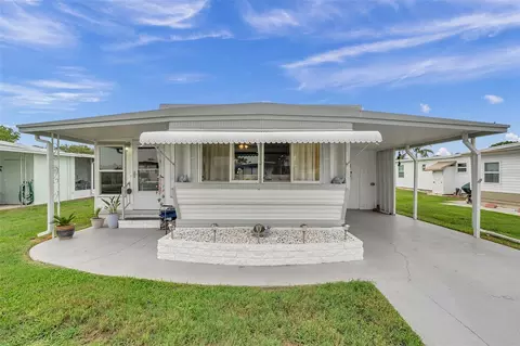 10909 London Dr, Port Richey, FL 34668
