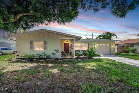 3403 York Dr W, Bradenton, FL 34205