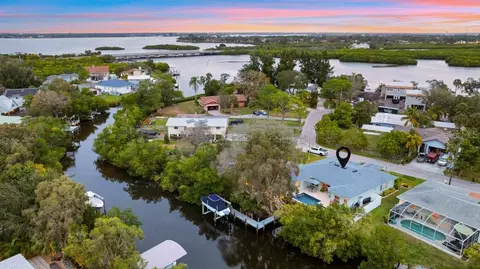 710 Hubbel Rd, Bradenton, FL 34208