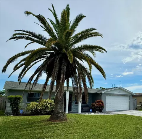 3028 Roxbury Dr, Holiday, FL 34691