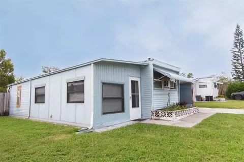 1934 Holiday Dr, Holiday, FL 34691