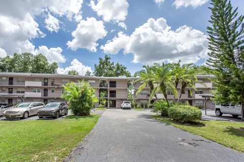 150 El Dorado #207, Winter Haven, FL 33884