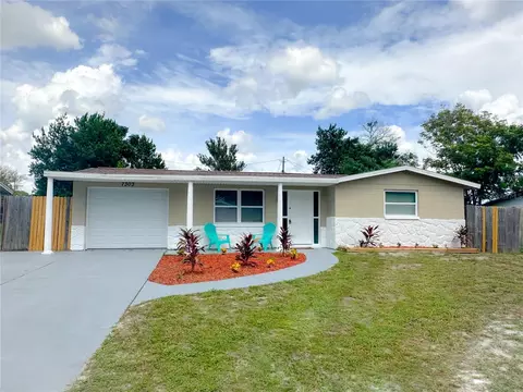 7303 Country Club Dr, Hudson, FL 34667