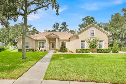 6615 Crescent Lake Dr, Lakeland, FL 33813