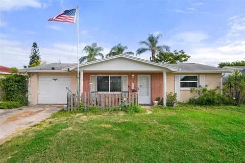 3215 Roxbury Dr, Holiday, FL 34691