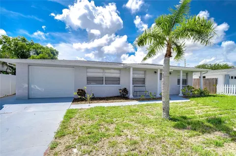 3248 Eisenhower Dr, Holiday, FL 34691
