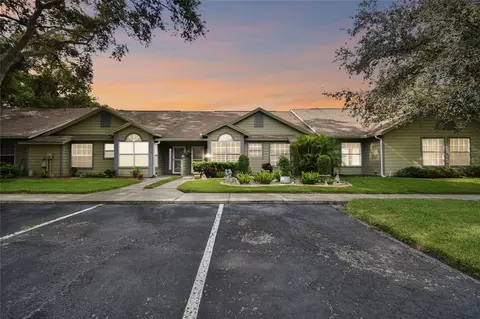 2434 Bentley Dr, Palm Harbor, FL 34684