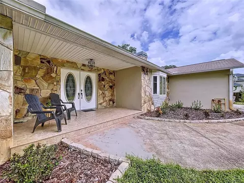 10951 Lakeview Dr, New Port Richey, FL 34654