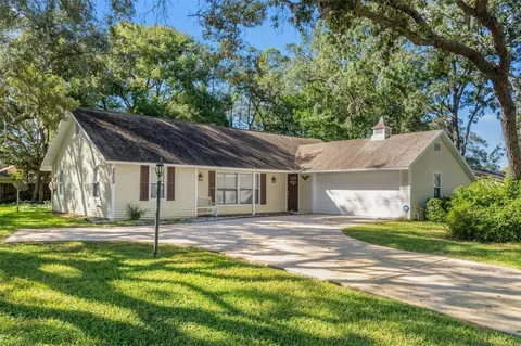 2268 Waterfall Dr, Spring Hill, FL 34608