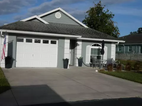 6717 Holly Ct, Zephyrhills, FL 33542