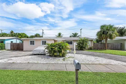 108 N 13th Pl, Lantana, FL 33462
