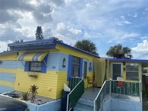 1949 Holiday Dr, Holiday, FL 34691
