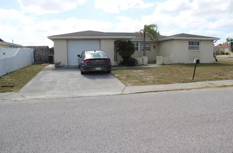 7204 Westcott Dr, Port Richey, FL 34668