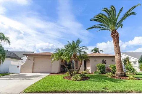 9035 Glen Moor Ln, Port Richey, FL 34668