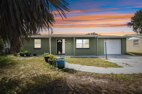 2423 Grandin St, Holiday, FL 34690