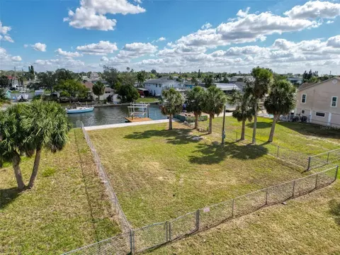 13812 Michelle Ave, Hudson, FL 34667