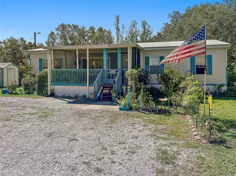 9045 Burr Dr, Polk City, FL 33868