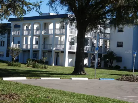 4801 Airport Rd #216, Zephyrhills, FL 33542
