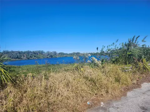 820 NW 9th St, Mulberry, FL 33860