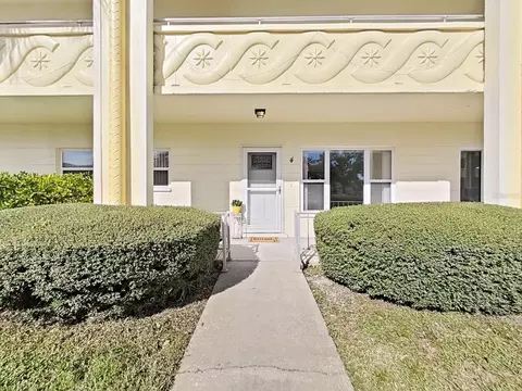 2360 World Parkway Blvd #4, Clearwater, FL 33763