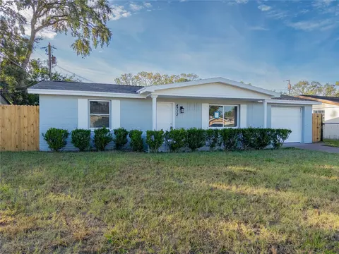 4712 Foothill Dr, Holiday, FL 34690