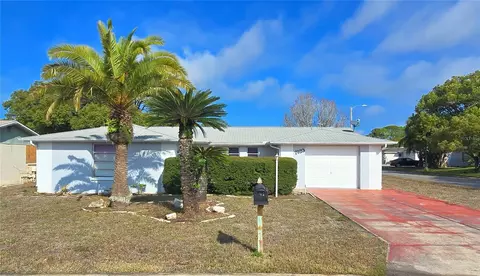 7923 Hawthorn Dr, Port Richey, FL 34668