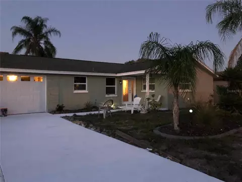 1050 Tamarac Dr, Holiday, FL 34690