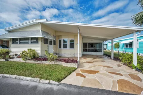 2127 Kona Dr, Holiday, FL 34691