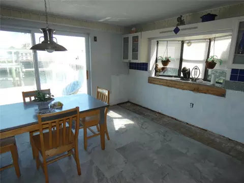 Kitchen - 13618 Stacey Dr, Hudson, FL 34667 photo 5 of 7