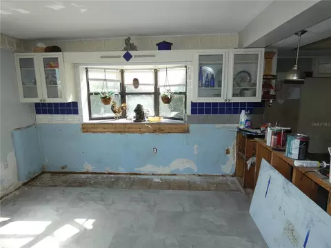 Kitchen - 13618 Stacey Dr, Hudson, FL 34667 photo 3 of 7