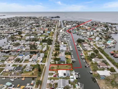 6735 Clark St, Hudson, FL 34667