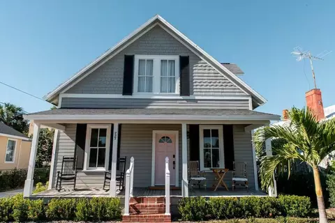 227 Hibiscus St, Tarpon Springs, FL 34689